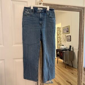 Abercrombie and Fitch 90’s Relaxed High Rise Jean